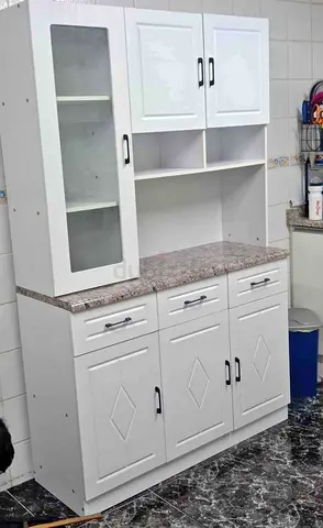 Kitchen cabinet