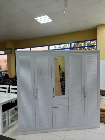 5 door cabinet