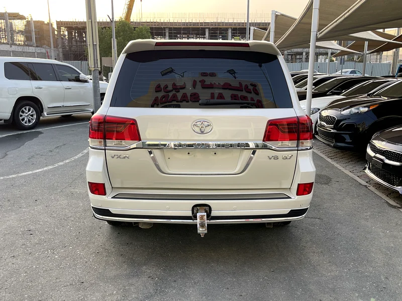 Toyota Land Cruiser 2017 Gulf model 5.7 V8 VXR63158340104963114