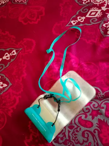 Waterproof mobile pouch for water park