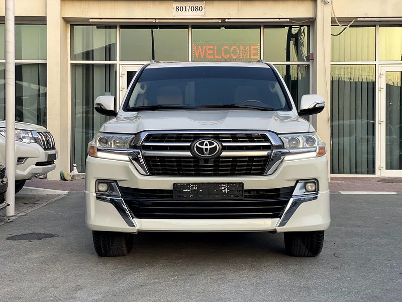 Toyota Land Cruiser 2017 Gulf model 5.7 V8 VXR63158340104963111