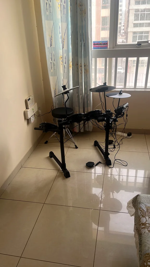 Alesis Debut kit drum set