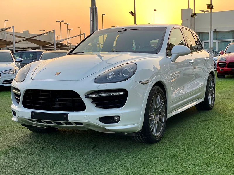 (2013) PORSCHE // CAYENNE GTS // GCC // FULL OPTION // VERY GOOD CONDITION //63150022576513111