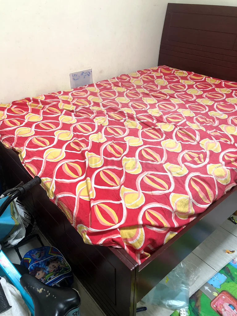 Queen size Bed and Mattress Available in Al Hamriya