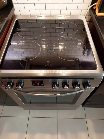 HOOVER 60 × 60 INDUCTION COOKER FIC6601S