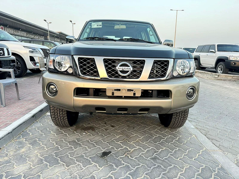 Nissan Patrol Super Safari, manual transmission, the legend, 2024 model, zero kilometers, agency warranty63143051324033111