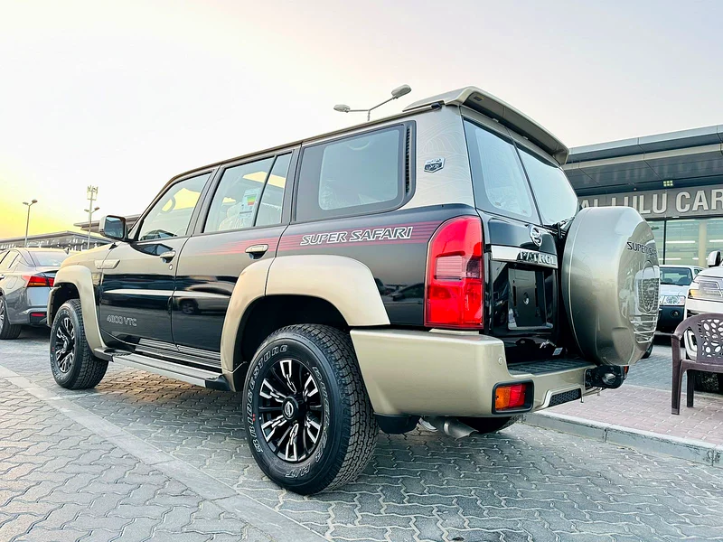 Nissan Patrol Super Safari, manual transmission, the legend, 2024 model, zero kilometers, agency warranty63143051324033114