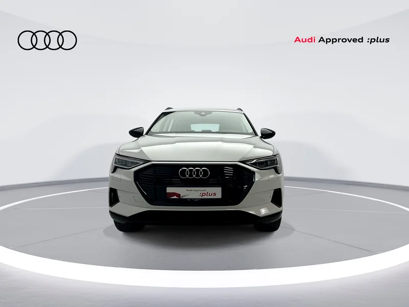 e-tron advanced 55 quattro 408 حصان (الرقم المرجعي #019406) ** حزمة اللون الأسود **63168497064579113