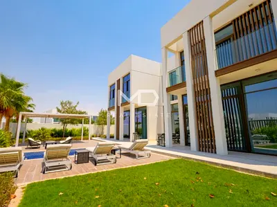 V5 Select In Seef | Near To The Park And Entrance