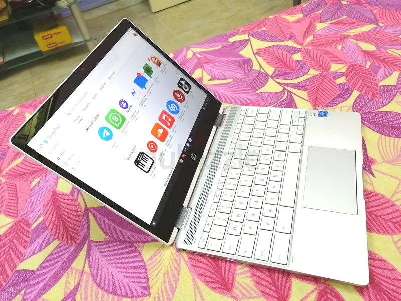 شاشة لمس HP قابلة للطي  
معالج Intel® Celeron®، رسومات UHD 600  
ذاكرة عشوائية 4 جيجابايت؛ ذاكرة صلبة 32 جيجابايت، كروم بوك63167117878914113