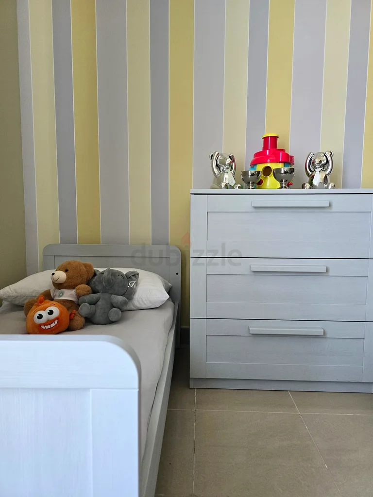 Baby crib/ toddler bed (bedroom)63205889251713112