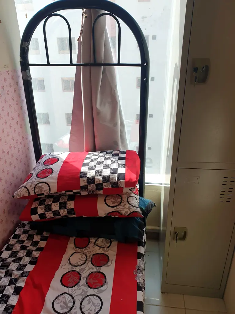 Apartment Fully closed partition available between regga metro