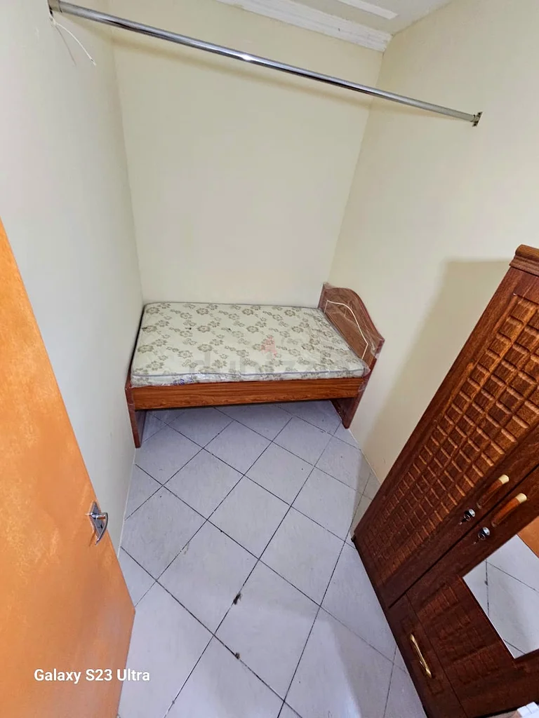 Apartment Partition Room Available Dubai