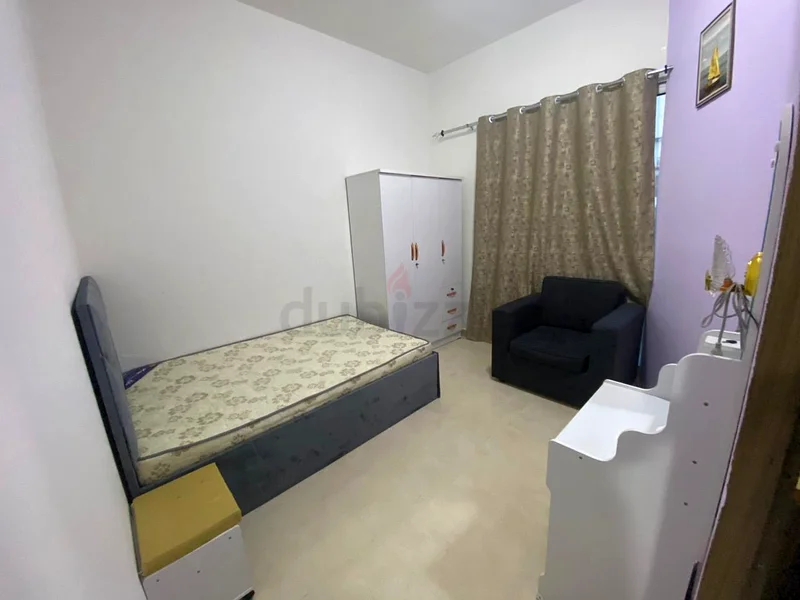 Apartment Partition room available for couple in dso Dubai