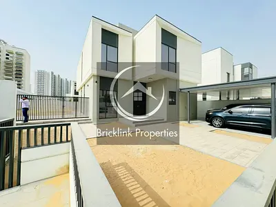 Stunning 4-bedroom + Maid Townhouse | Single Row | Corner Unit