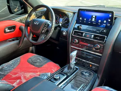 2011 Infiniti QX56 照片 16