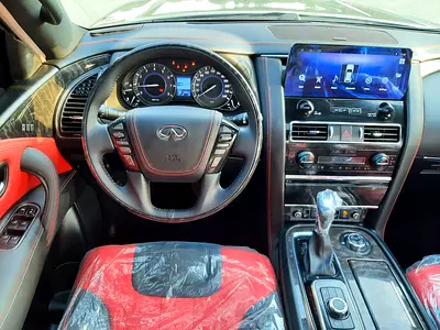 2011 Infiniti QX56 照片 11