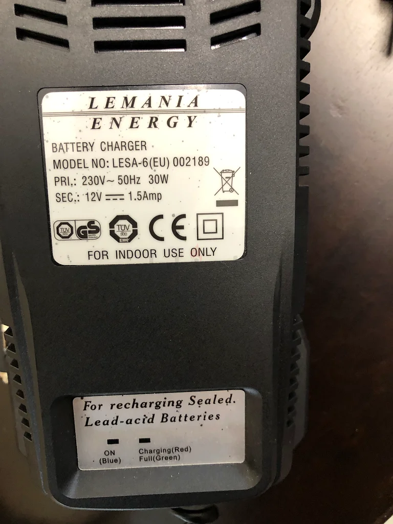 Battery charger63260219483267112