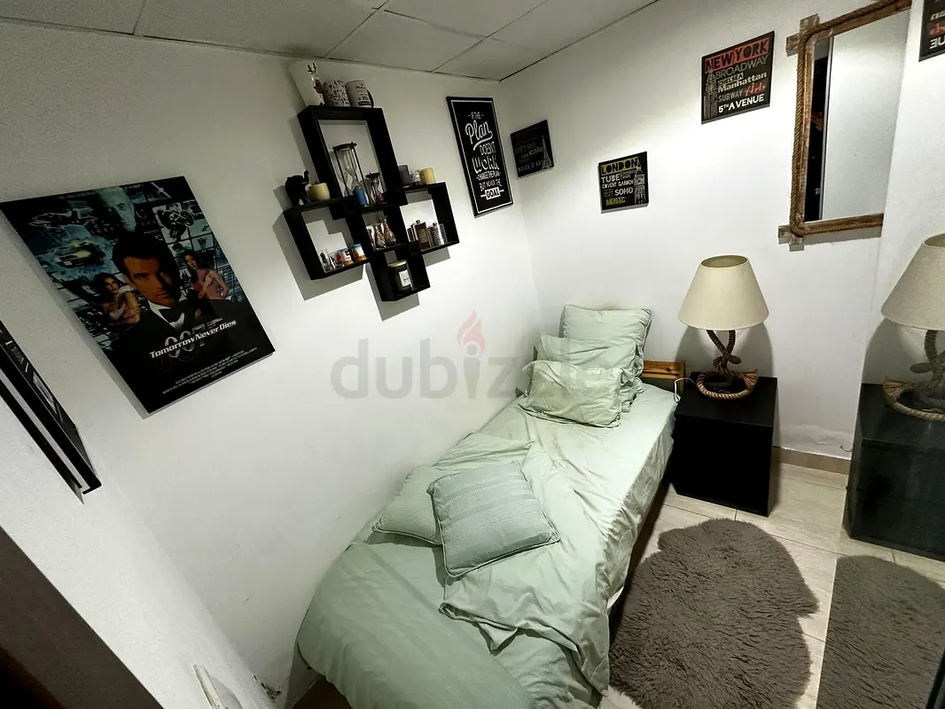 Apartment [ 3 min from Metro] Maid room or Single room with Attached