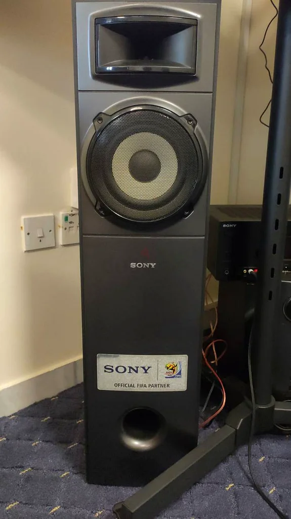 SONY amplifier with speakers63261810971905111