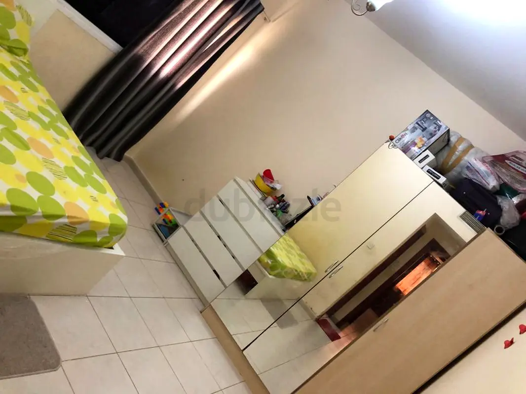 Apartment FAMILY SHARING ROOM ATTACHED BATHROOM Sharjah