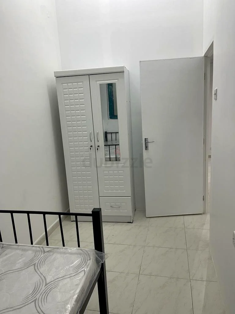 Apartment PARTITION ROOM AVAILABLE IN QUSAIS BEHIND GRAND HOTEL