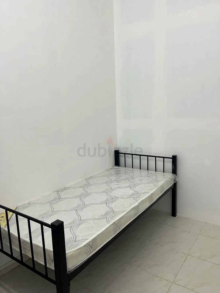 Apartment PARTITION ROOM AVAILABLE IN QUSAIS BEHIND GRAND HOTEL