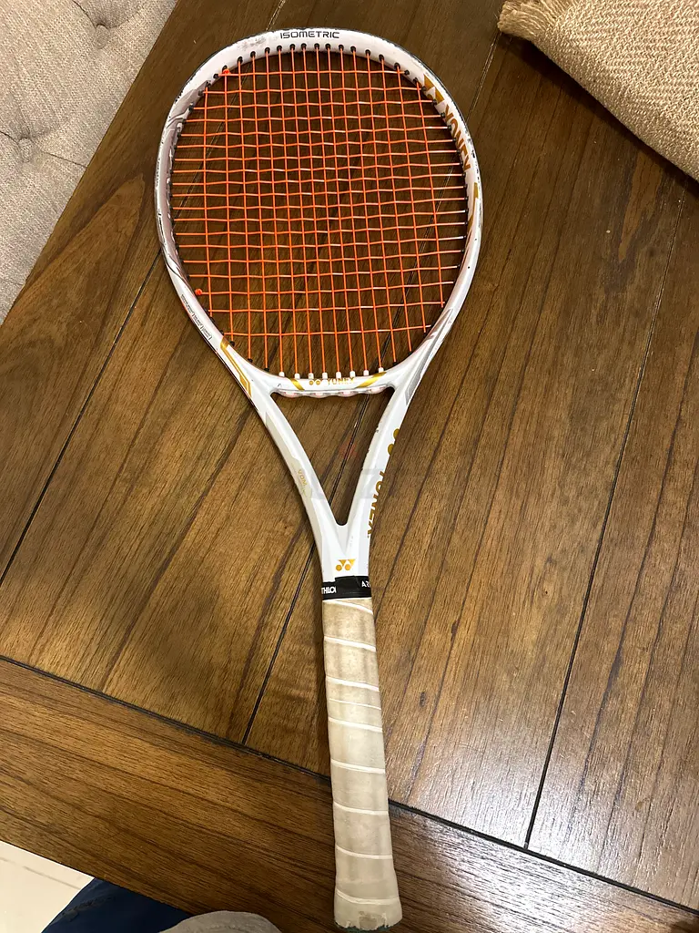 Yonex Ezone 98 2022 Limited G2 | dubizzle