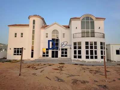 Stand Alone Villa 7 Master Br / Yard & Garden In Mbz