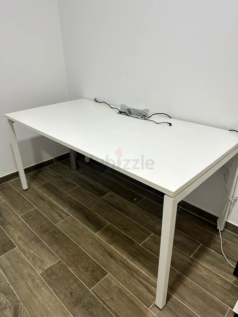 White Office Desk