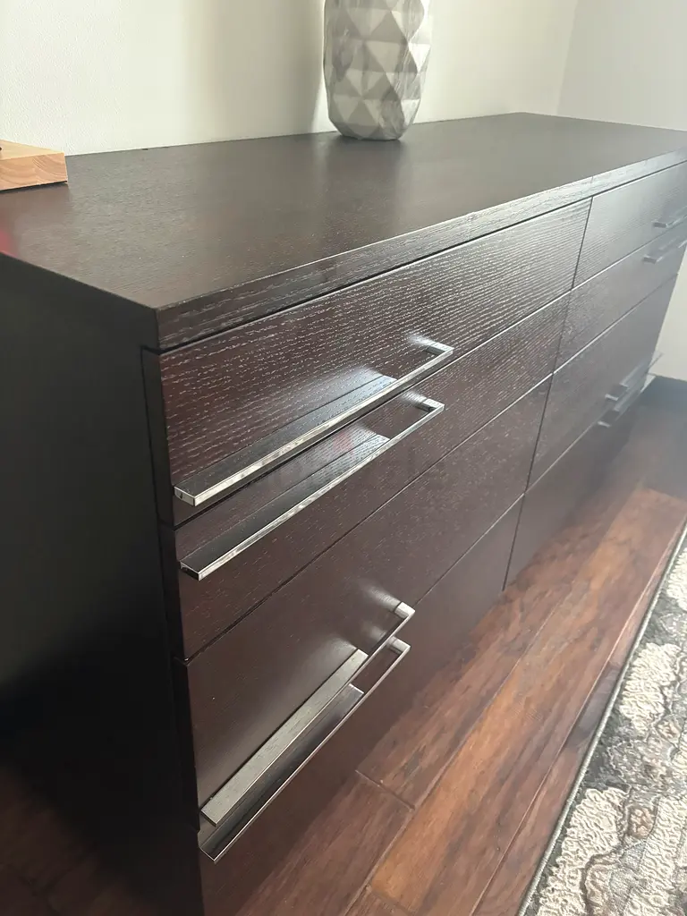 and cupboard(chest of drawers)