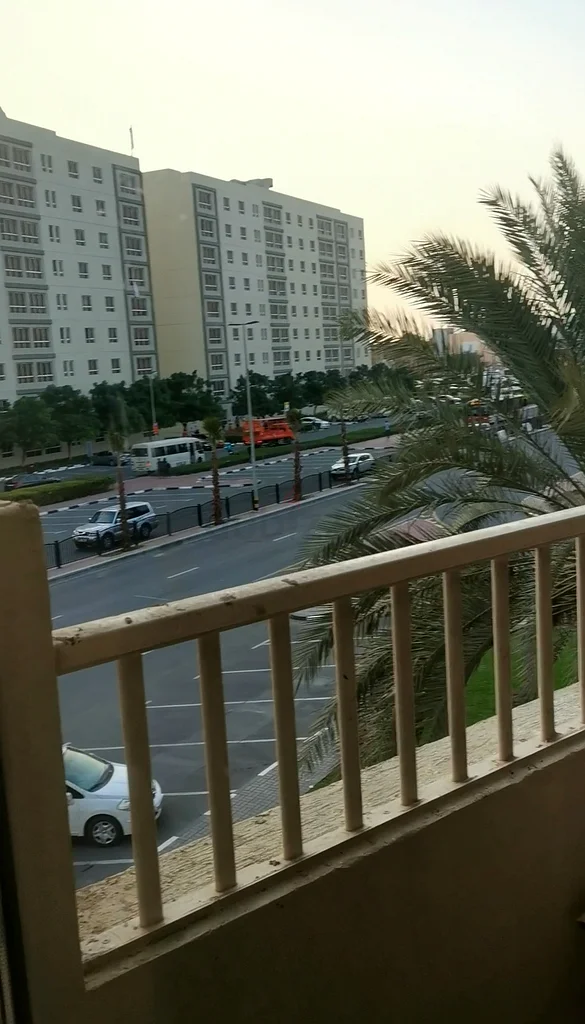 Apartment Only one partition available in Alkhail Gate For Couples or