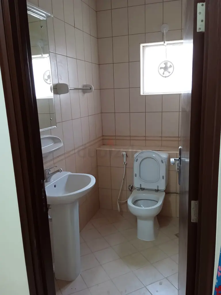 Apartment Available Ladies Bed Space near ADCB Metro Station(900 AED