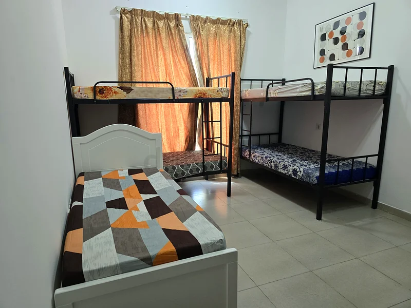 Apartment Executive bachelors bed space for Keralites Dubai