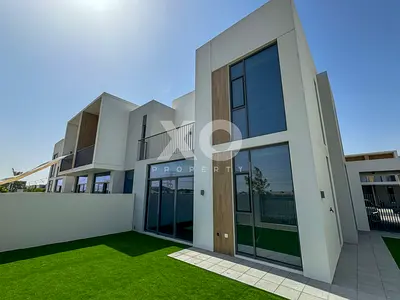 Vacant Now | Single Row | Prime Location