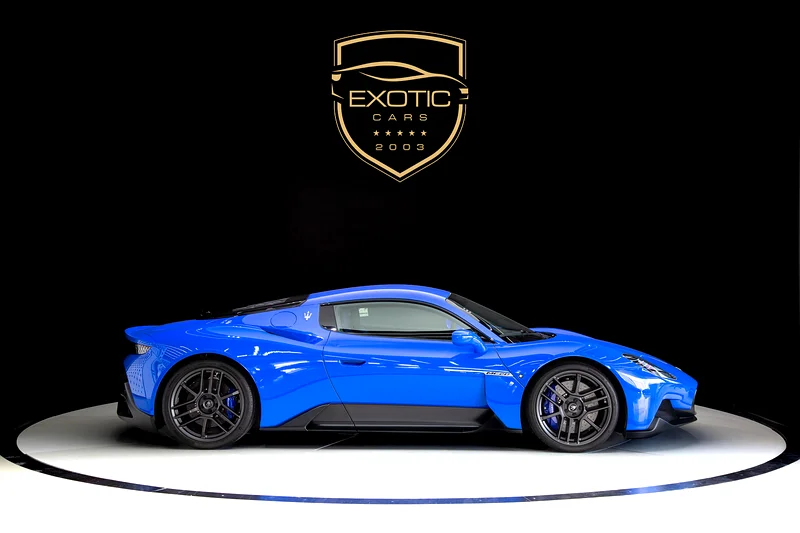 MC20 | تنجيد داخلي من ألياف الكربون | متاح الضمان | ديكور داخلي ثنائي الألوان | عدد الكيلومترات قليل62931649263617113