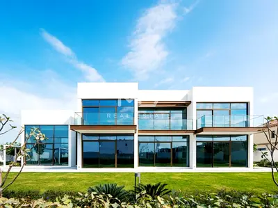 Waterfront Villa | Large Plot | Next To Entrance
