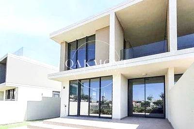 Luxurious Upgraded | 3 Beds+maid | Prime Location