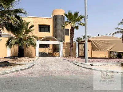 Stand Alone! 5 Bedroom Villa With Private Front Yard-built In Wardrobes And Maids Driver Room In Kca
