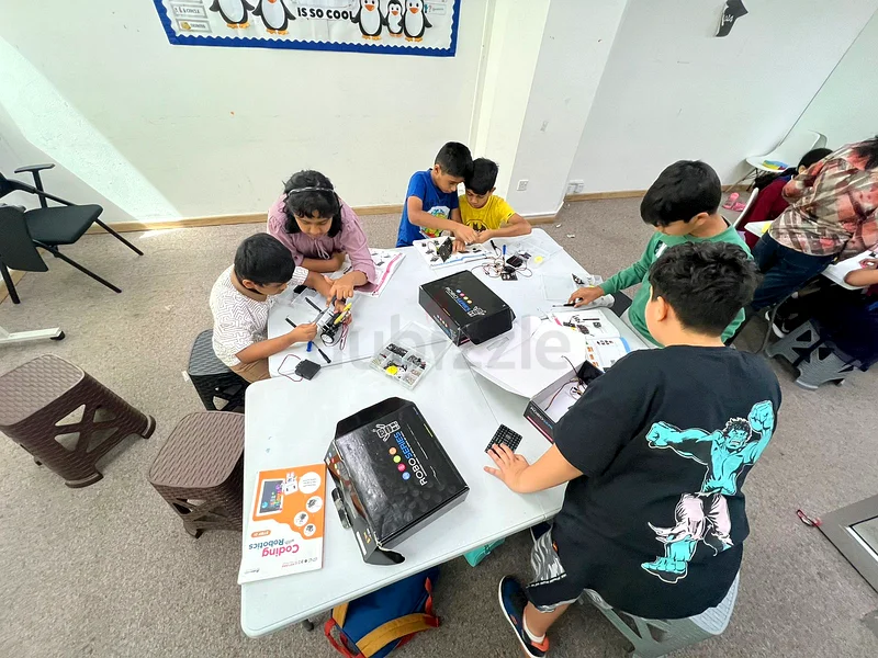 Robotics Classes63438106973698112