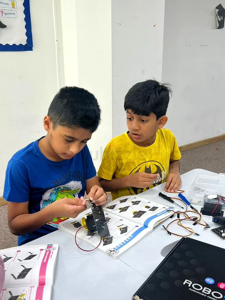 Robotics Classes63438106973698113