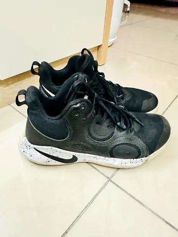 Nike shoes for quick sale