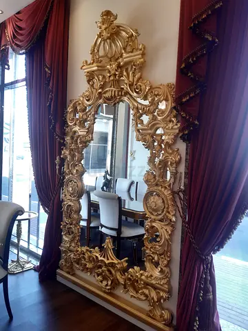 Wall Mirror in classic Design