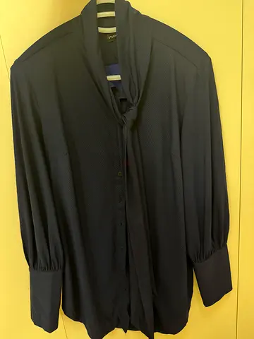 Blouse New.