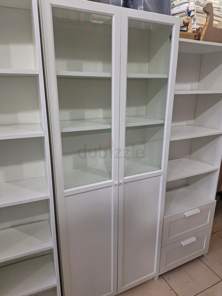 رف من الكتب للبيع63218314736386111