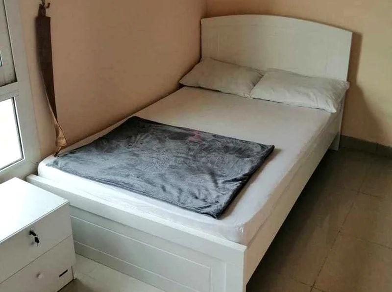 Apartment Partition Room available for Philipino Couple or single near