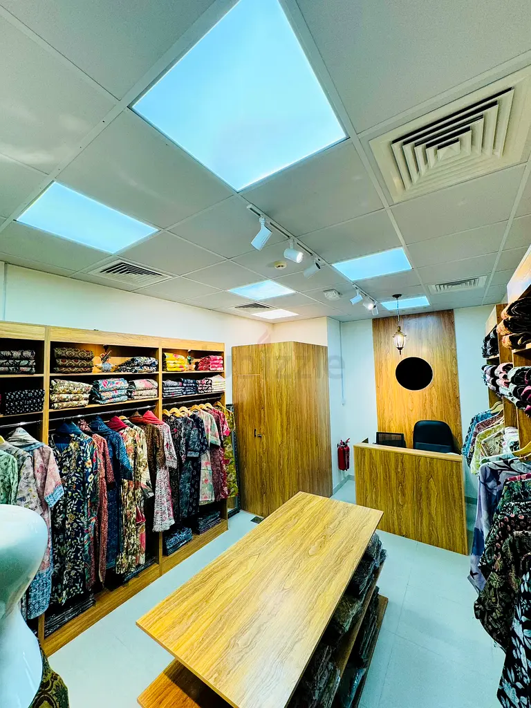 Shop counter, display table, rack, mannequins for sale