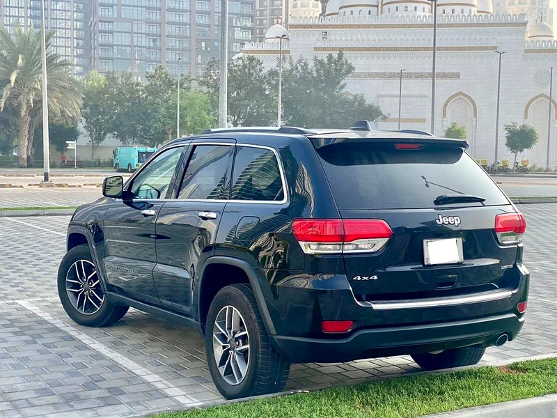 جراند تشيروكى لايمتد 2019، كميات قيادة منخفضة، للبيع العاجل، مسجلة على منصة في سوريا63173490744451112