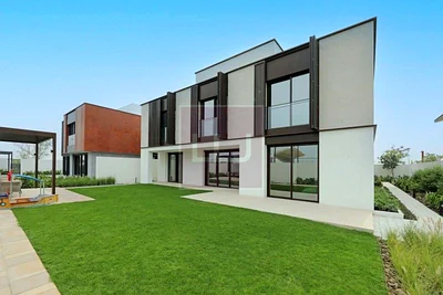 Luxurious Modern Villa With Maids And Drivers Room