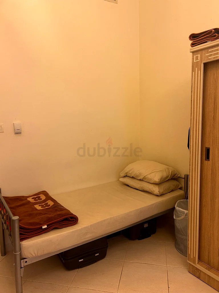 Apartment Bedspace for Executive Bachelors Near Sharaf dg Metro